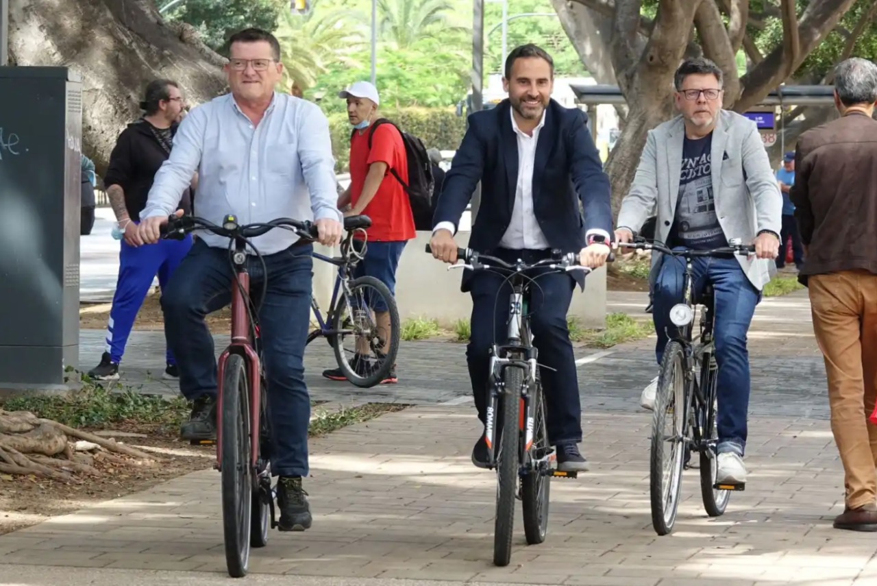 El PSOE propone la creación de una red de préstamo público de bicicletas eléctricas a bajo coste con las ayudas del Gobierno