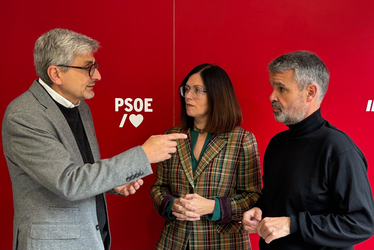 El PSOE de Málaga presentará mociones en todos los ayuntamientos para pedirle a la Junta que acepte la quita de la deuda