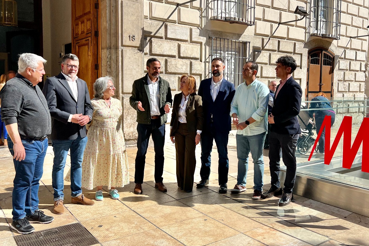 El PSOE exige a la Junta condonación de la deuda del metro “para usar los 63 millones de euros en construir VPO”