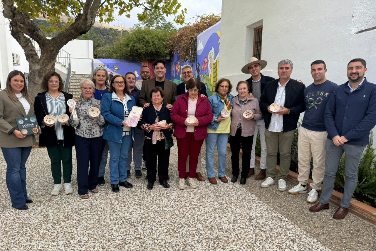 El PSOE reclama a Juanma Moreno inversiones para mejorar las comunicaciones de los pueblos del interior de la Axarquía