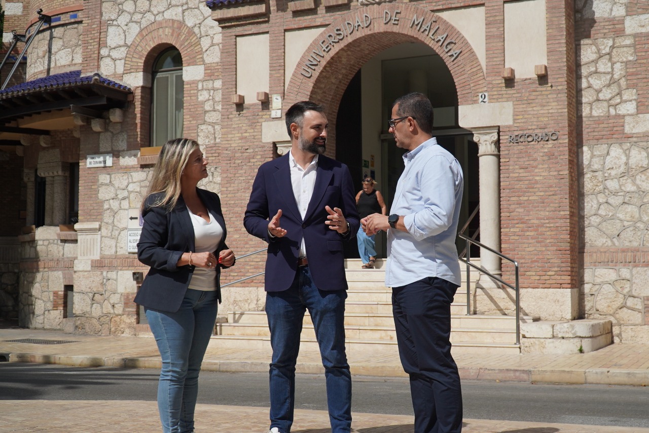 El PSOE denuncia el "trato de favor" del Ayuntamiento a la UCAM mientras 16 colegios públicos malagueños inician el curso sin ITE en vigor